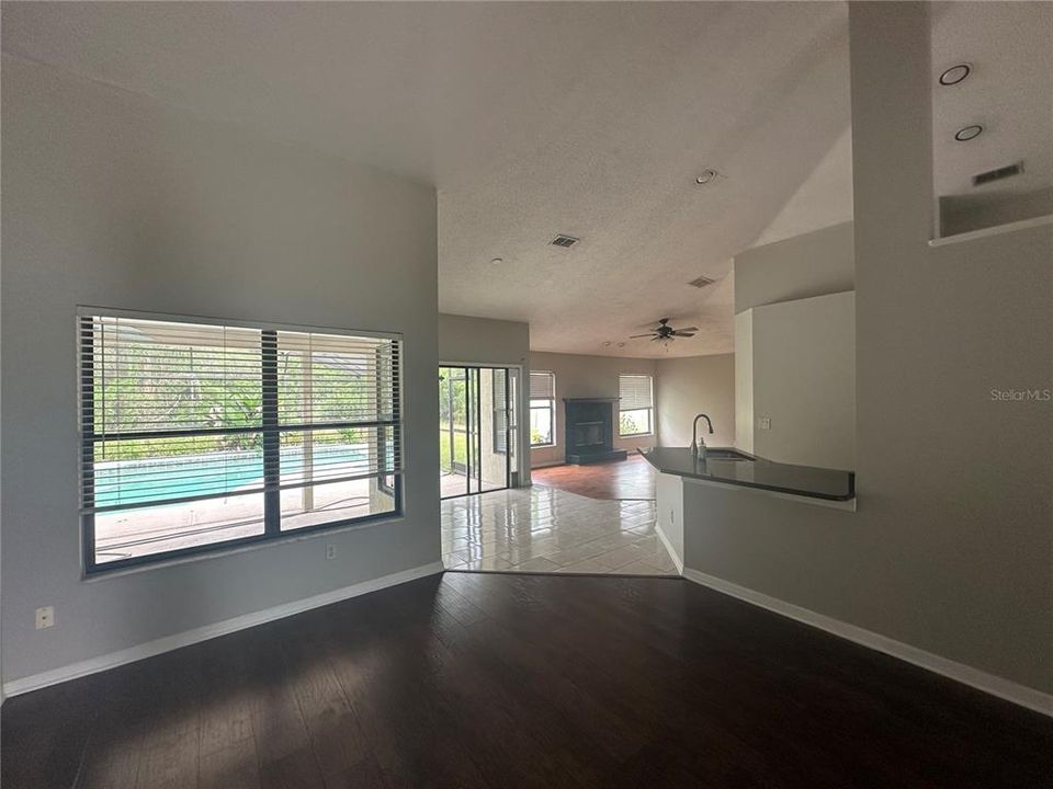 For Rent: $3,100 (4 beds, 2 baths, 2041 Square Feet)