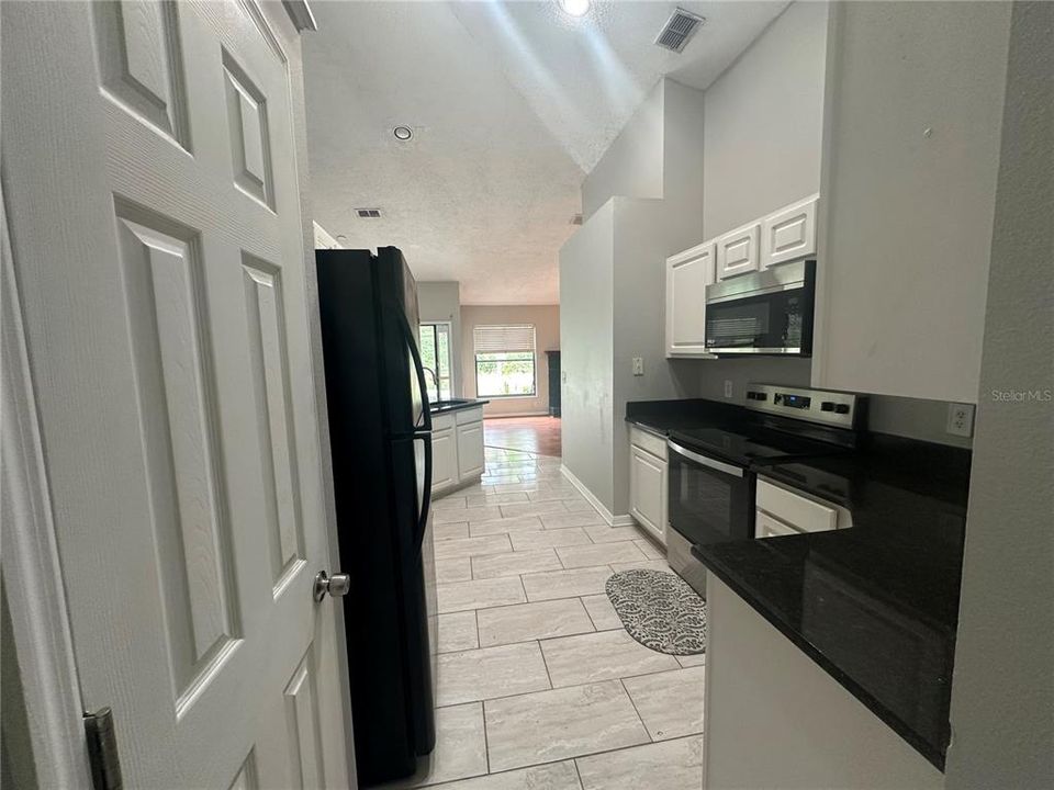 For Rent: $3,100 (4 beds, 2 baths, 2041 Square Feet)