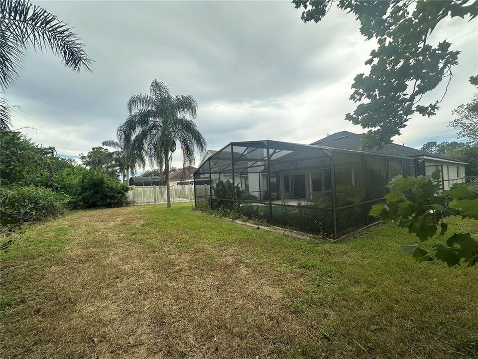 For Rent: $3,100 (4 beds, 2 baths, 2041 Square Feet)
