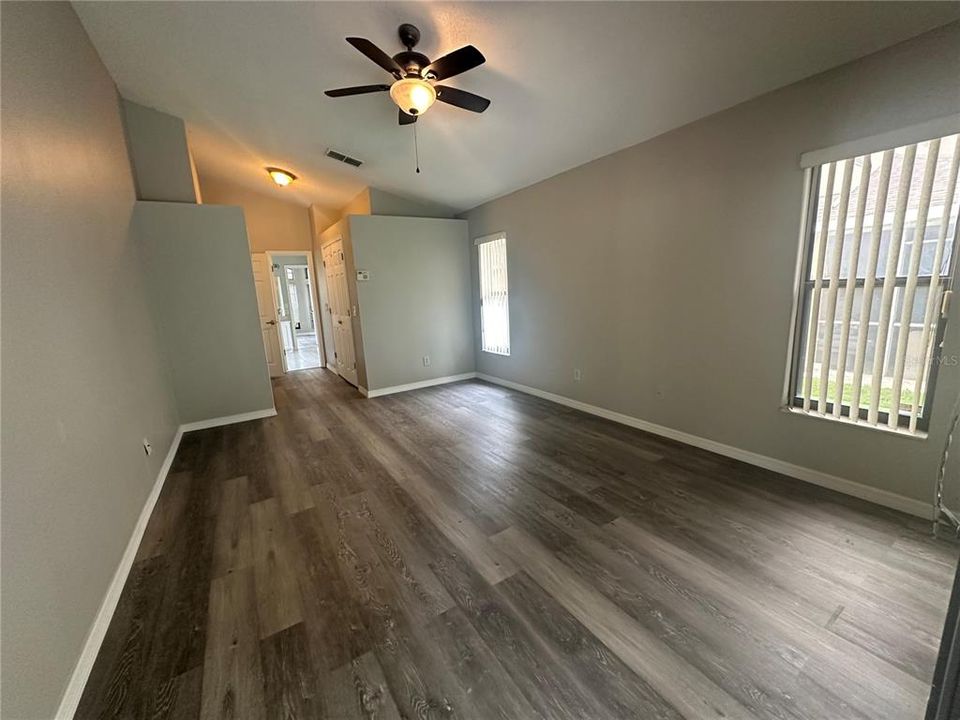 For Rent: $3,100 (4 beds, 2 baths, 2041 Square Feet)