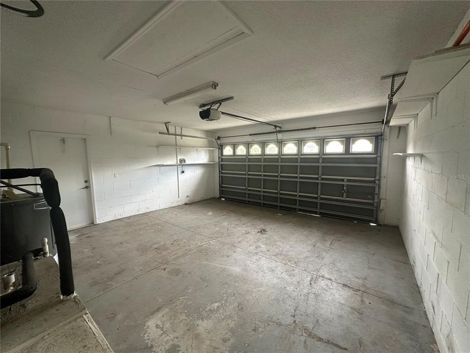 For Rent: $3,100 (4 beds, 2 baths, 2041 Square Feet)