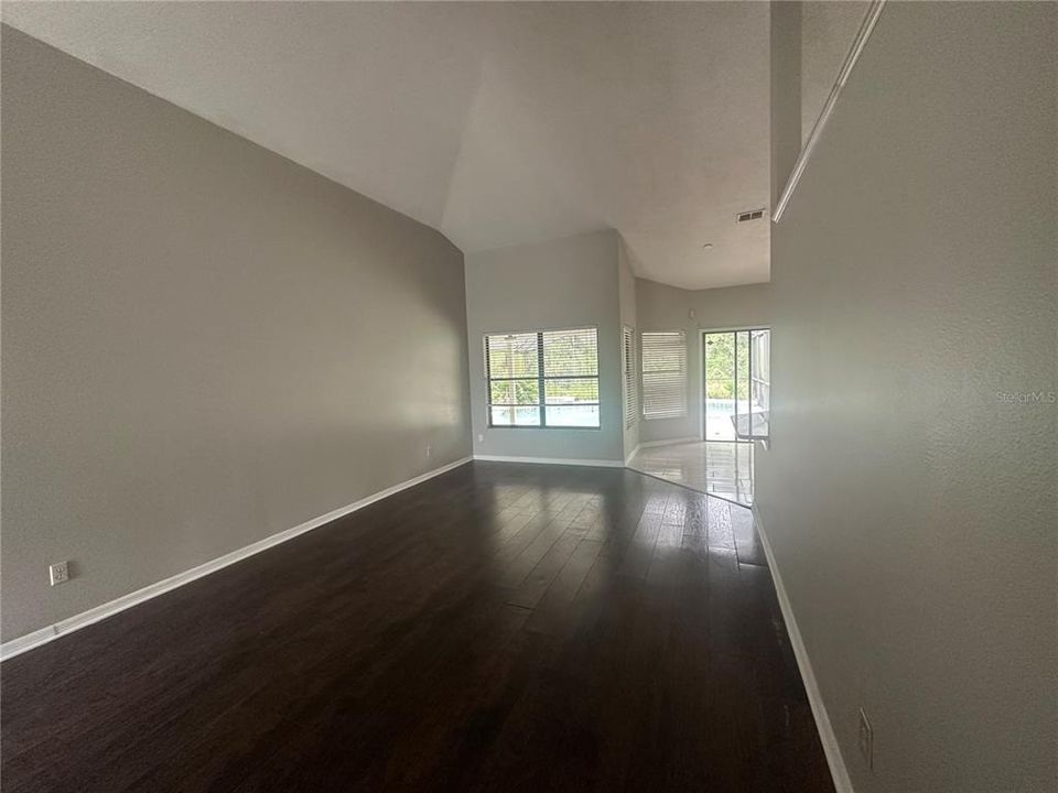 For Rent: $3,100 (4 beds, 2 baths, 2041 Square Feet)