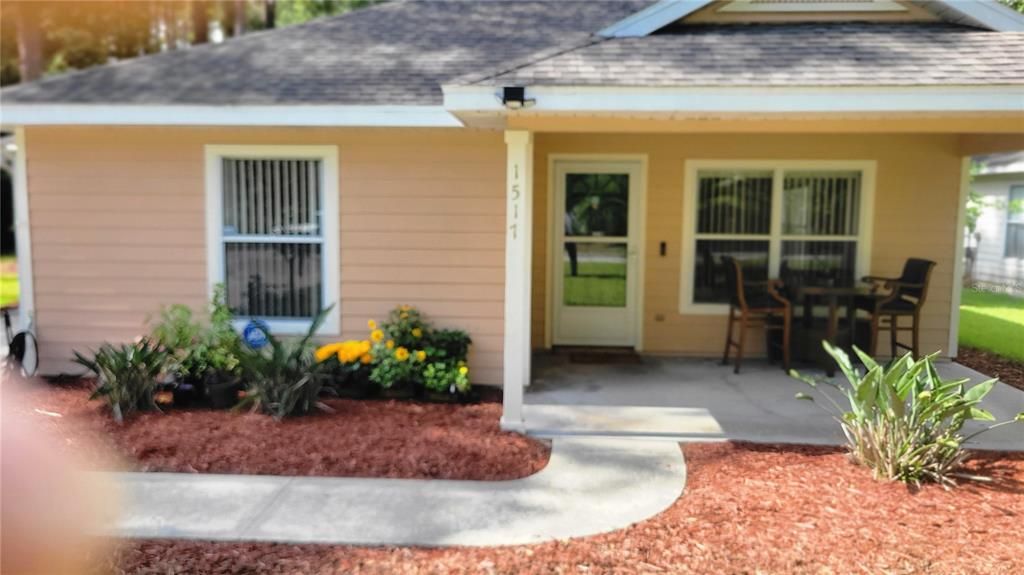 For Sale: $273,000 (3 beds, 2 baths, 1350 Square Feet)