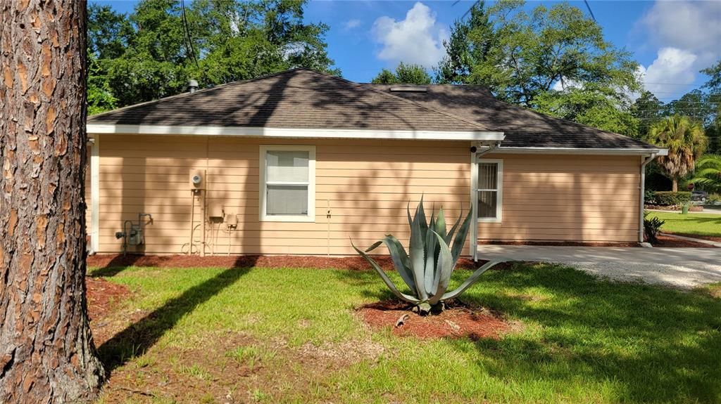 For Sale: $273,000 (3 beds, 2 baths, 1350 Square Feet)