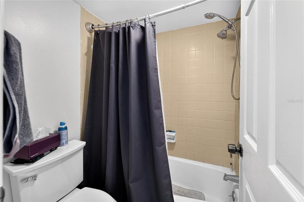 For Sale: $309,900 (2 beds, 2 baths, 1095 Square Feet)