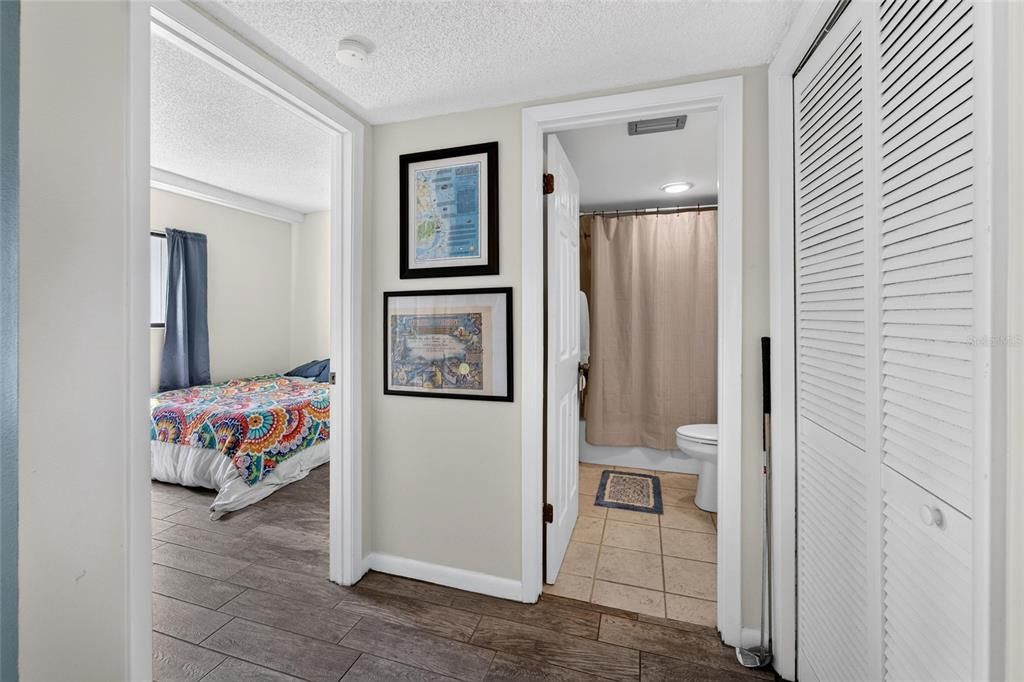 For Sale: $309,900 (2 beds, 2 baths, 1095 Square Feet)
