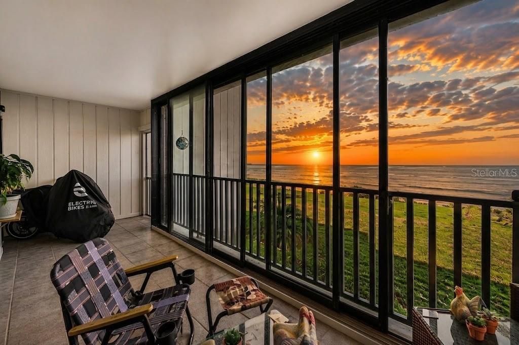 For Sale: $309,900 (2 beds, 2 baths, 1095 Square Feet)