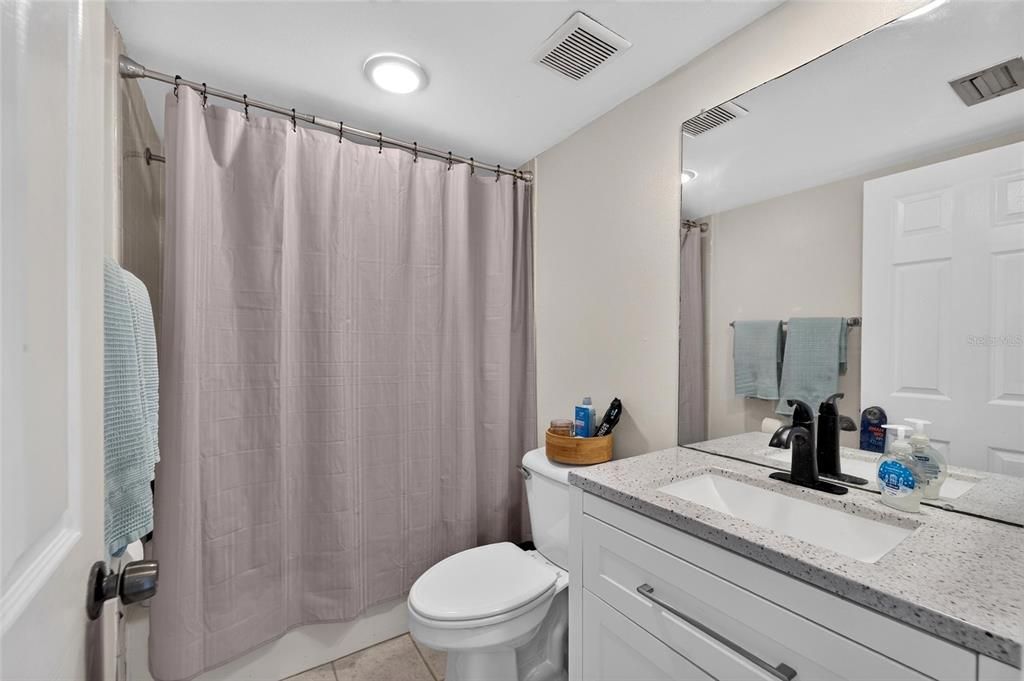 For Sale: $309,900 (2 beds, 2 baths, 1095 Square Feet)