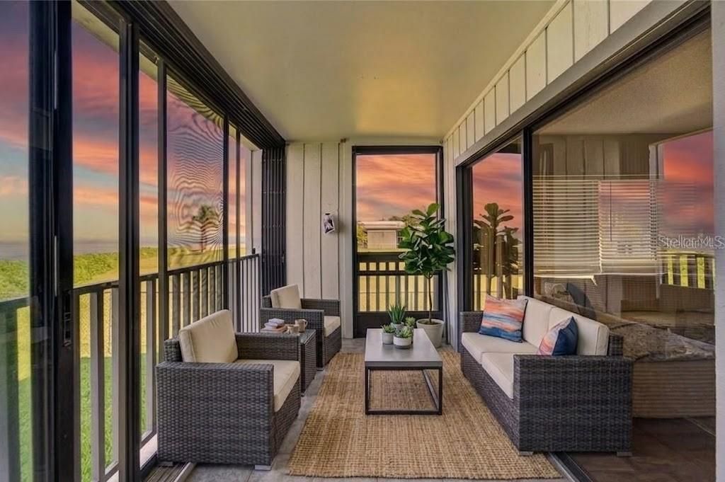 For Sale: $309,900 (2 beds, 2 baths, 1095 Square Feet)