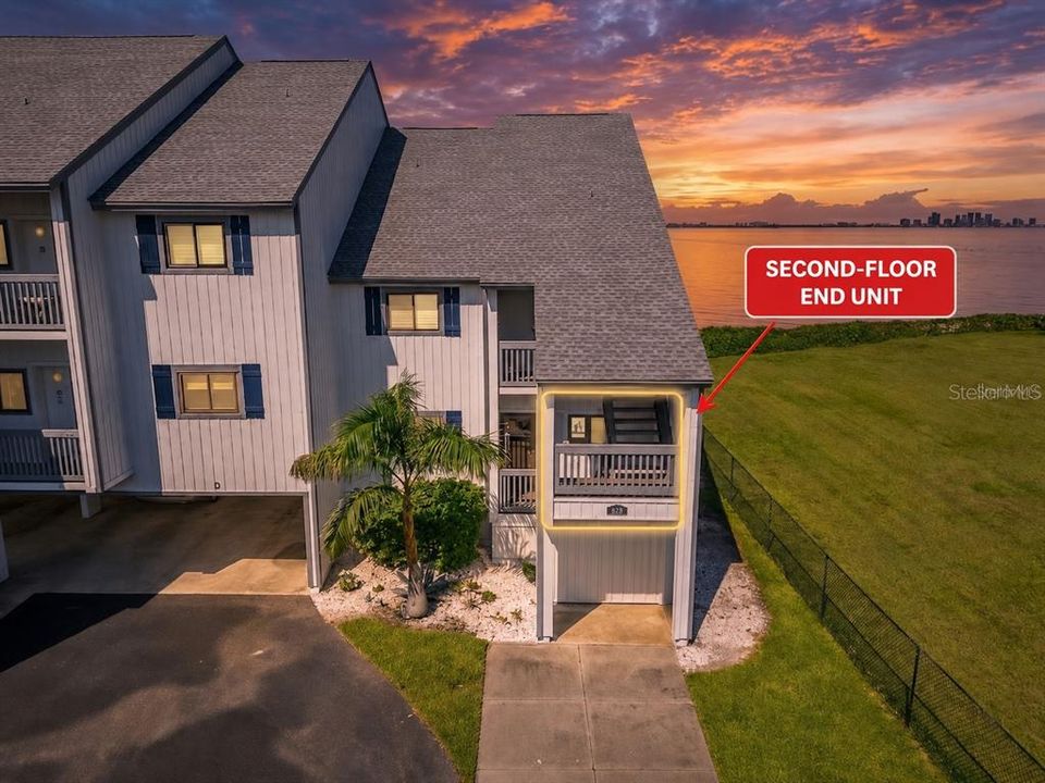 For Sale: $309,900 (2 beds, 2 baths, 1095 Square Feet)