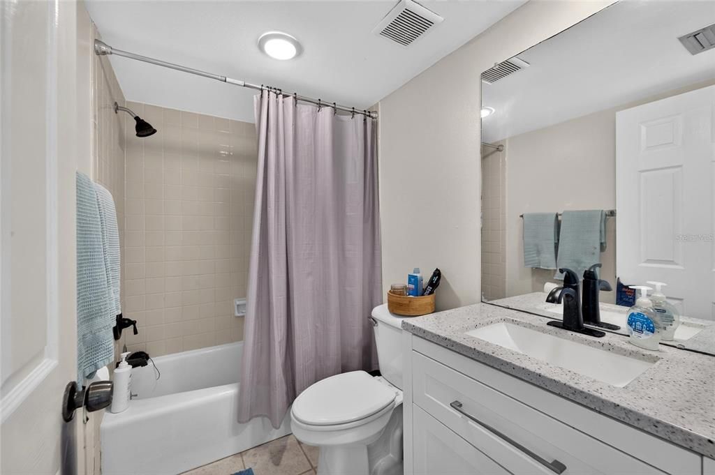 For Sale: $309,900 (2 beds, 2 baths, 1095 Square Feet)