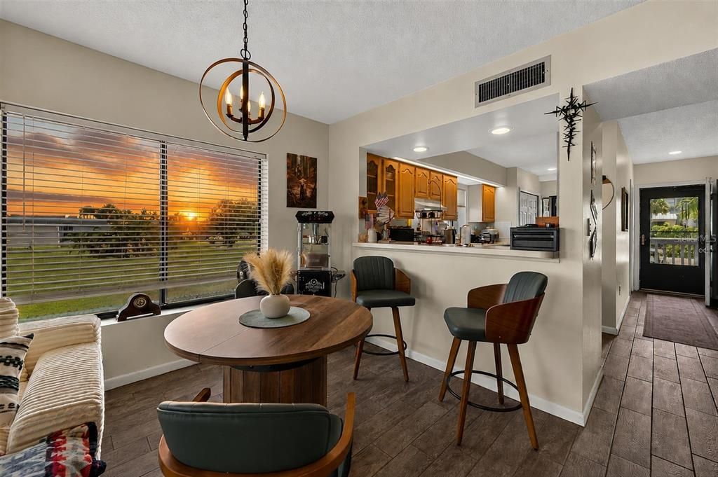 For Sale: $309,900 (2 beds, 2 baths, 1095 Square Feet)
