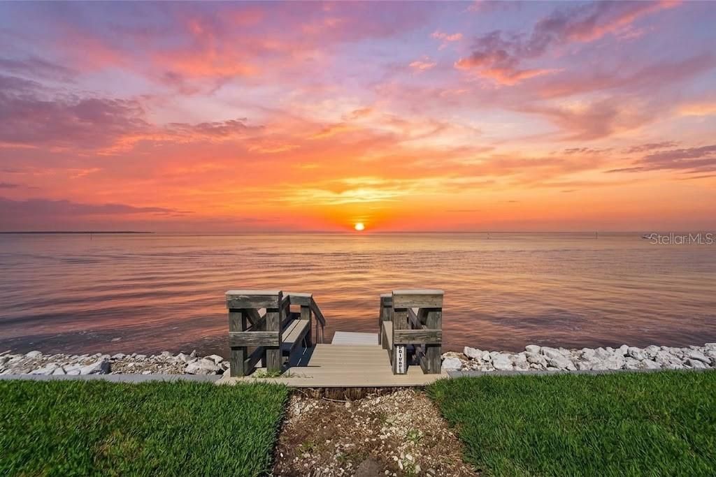 For Sale: $309,900 (2 beds, 2 baths, 1095 Square Feet)