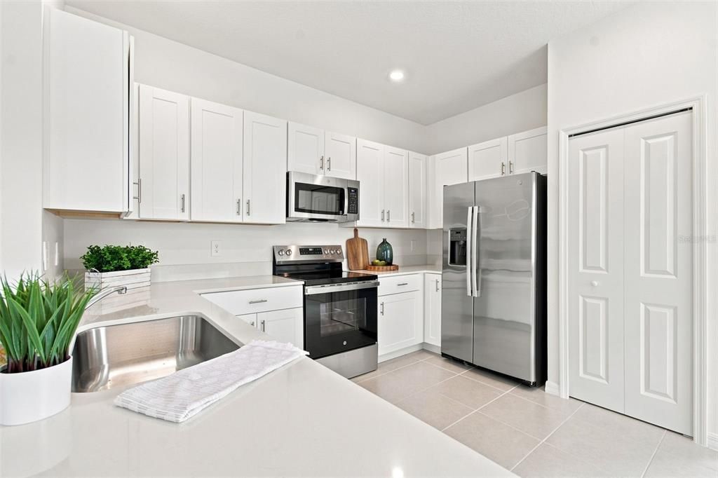 For Sale: $260,000 (2 beds, 2 baths, 1783 Square Feet)