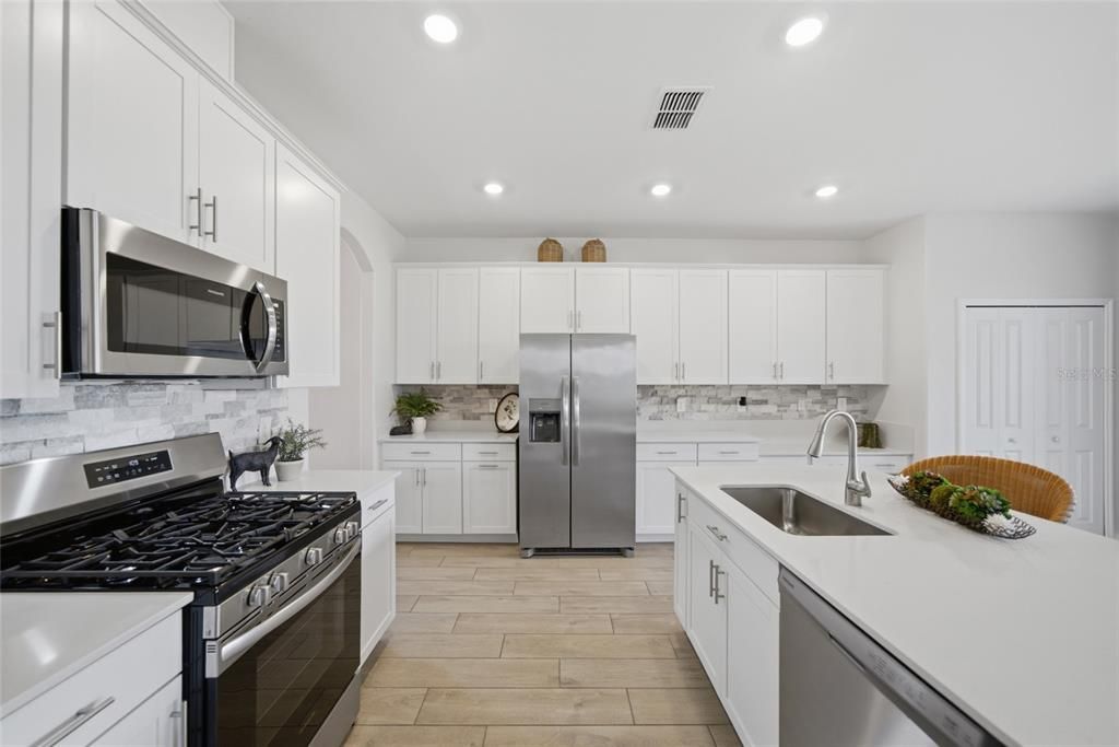 For Sale: $684,900 (5 beds, 3 baths, 3257 Square Feet)
