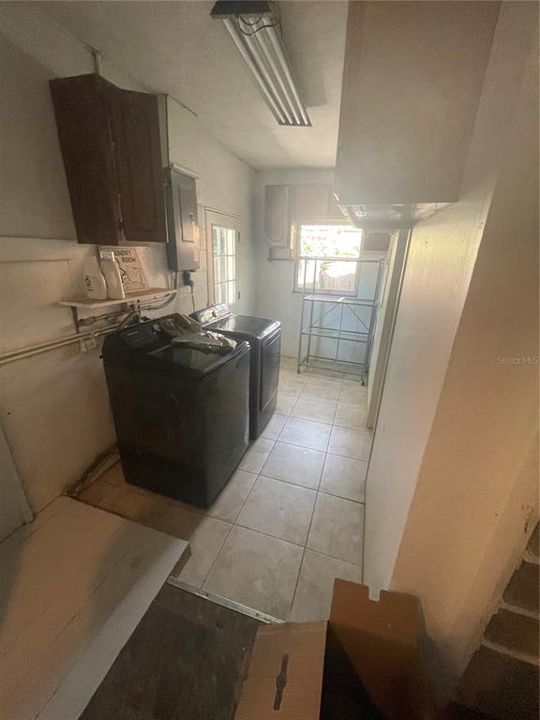 Active With Contract: $2,600 (2 beds, 2 baths, 1437 Square Feet)