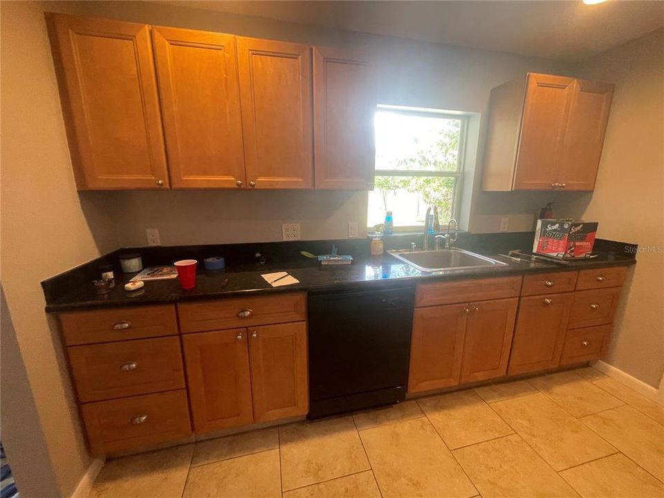 Active With Contract: $2,600 (2 beds, 2 baths, 1437 Square Feet)