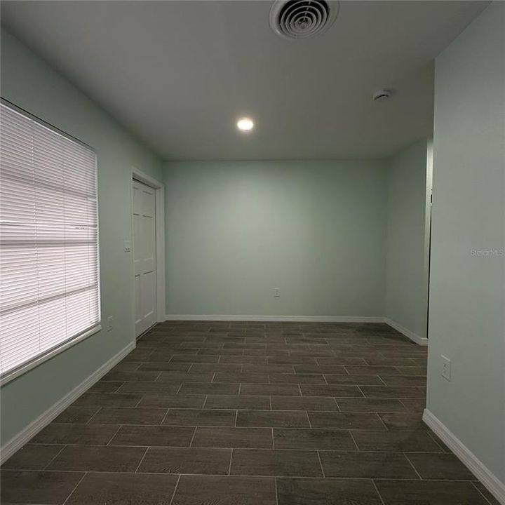 For Rent: $1,650 (2 beds, 1 baths, 650 Square Feet)