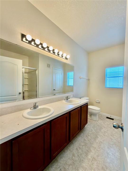 For Rent: $1,895 (3 beds, 2 baths, 1588 Square Feet)
