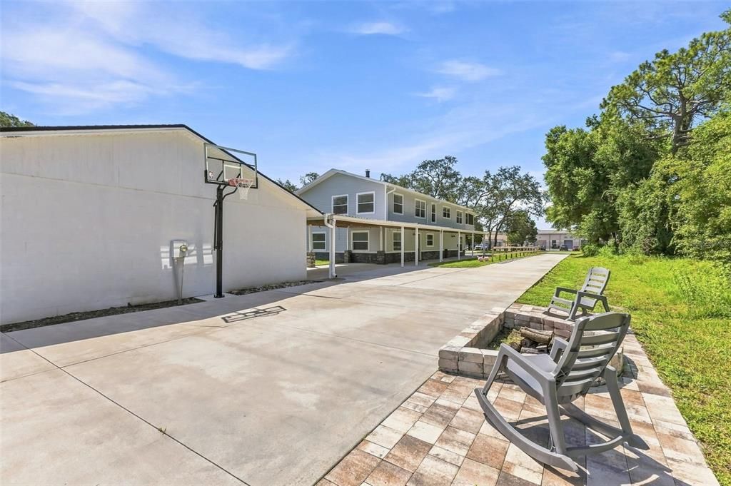 For Sale: $899,000 (4 beds, 2 baths, 2780 Square Feet)