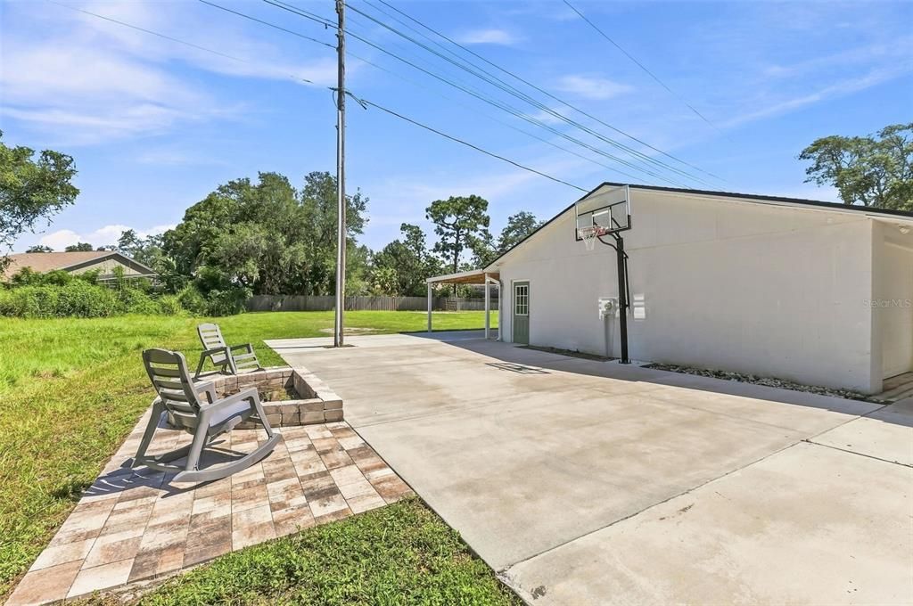 For Sale: $899,000 (4 beds, 2 baths, 2780 Square Feet)