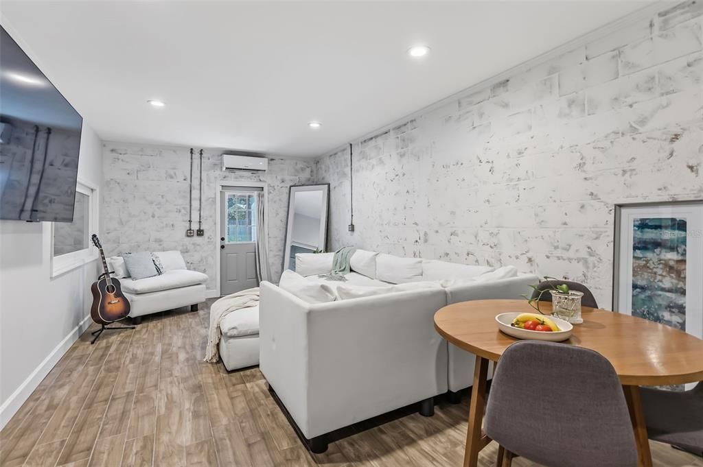 For Sale: $899,000 (4 beds, 2 baths, 2780 Square Feet)