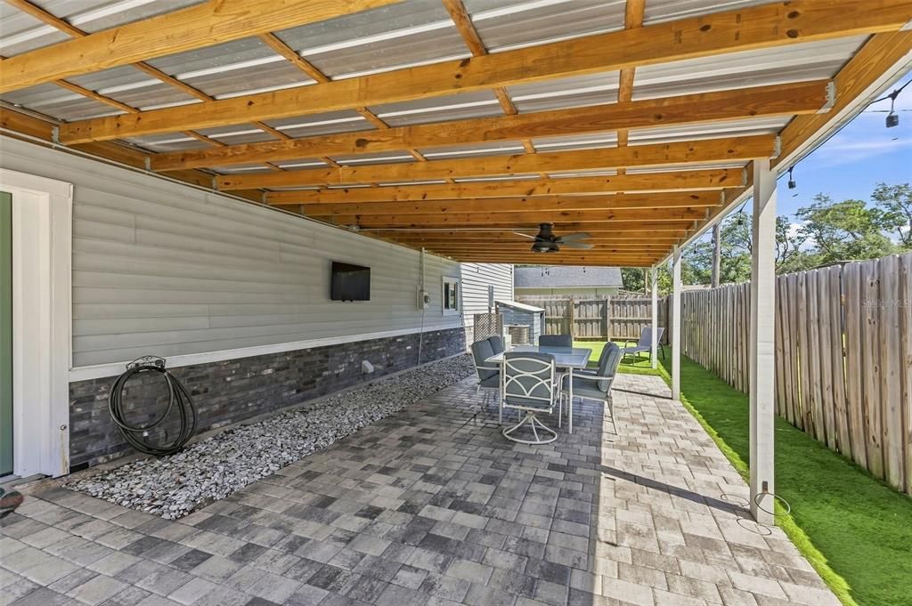 For Sale: $899,000 (4 beds, 2 baths, 2780 Square Feet)