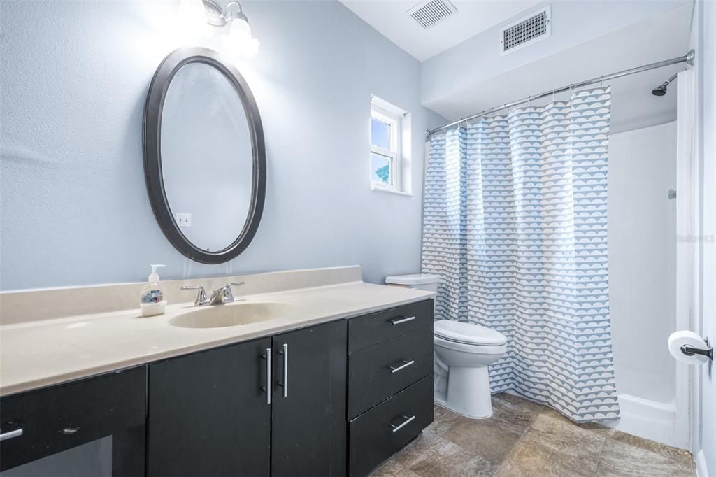 For Sale: $218,000 (2 beds, 2 baths, 1024 Square Feet)