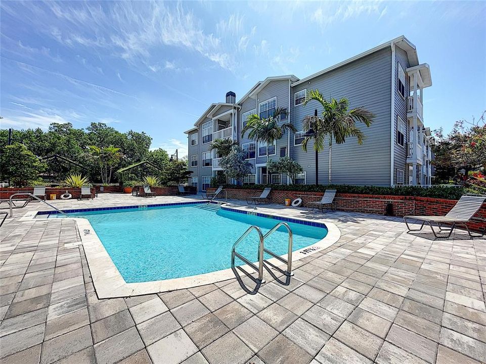 For Rent: $2,600 (1 beds, 1 baths, 648 Square Feet)