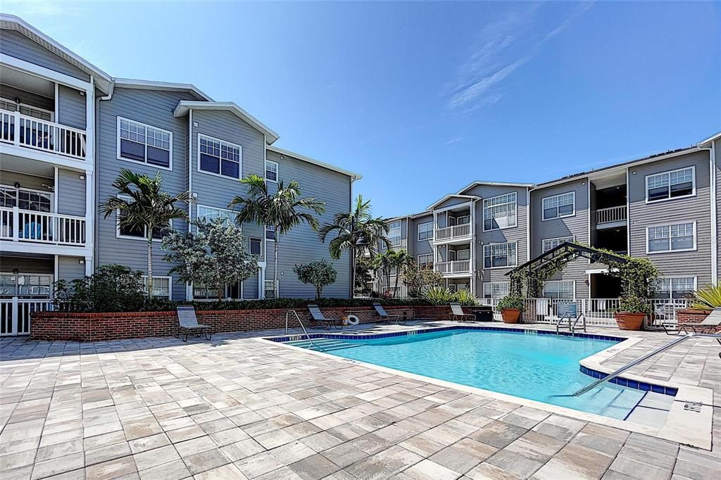 For Rent: $2,600 (1 beds, 1 baths, 648 Square Feet)