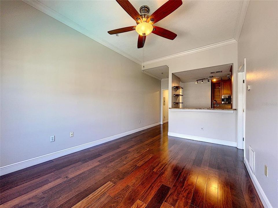 For Rent: $2,600 (1 beds, 1 baths, 648 Square Feet)