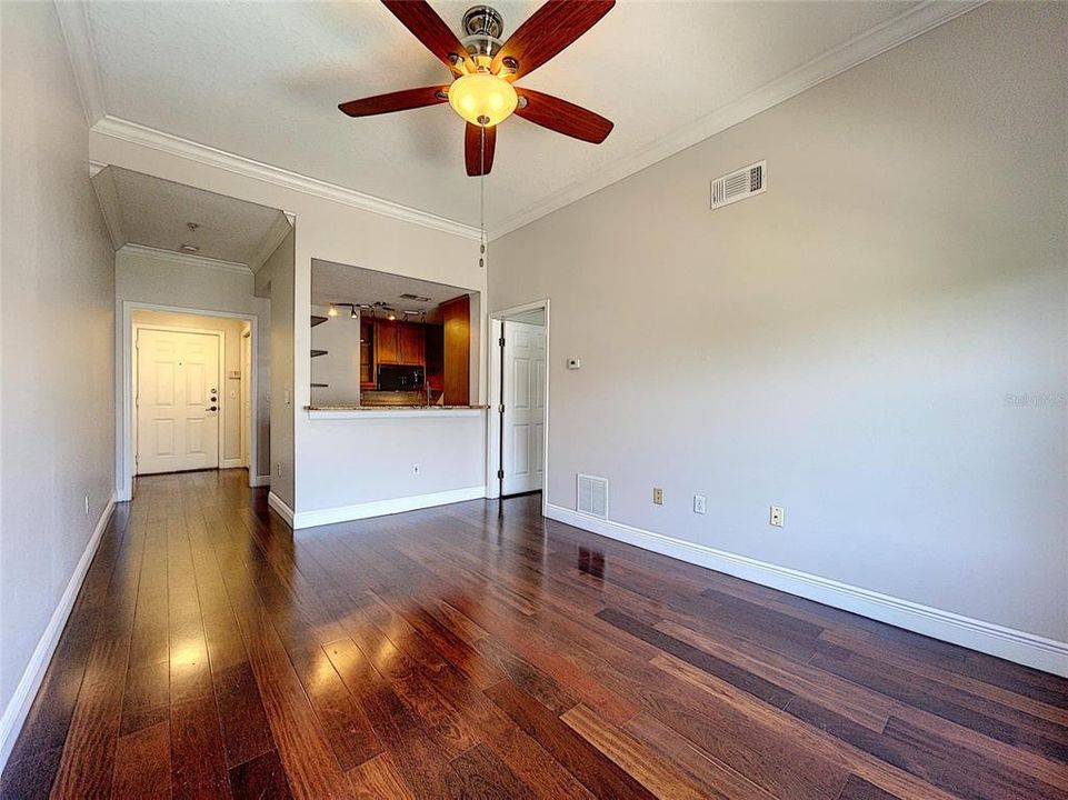 For Rent: $2,600 (1 beds, 1 baths, 648 Square Feet)