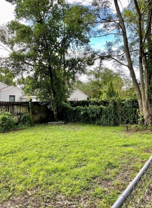For Rent: $2,300 (3 beds, 2 baths, 1068 Square Feet)
