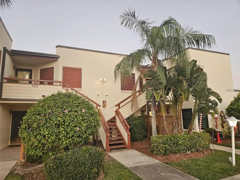 For Rent: $1,750 (2 beds, 2 baths, 1292 Square Feet)