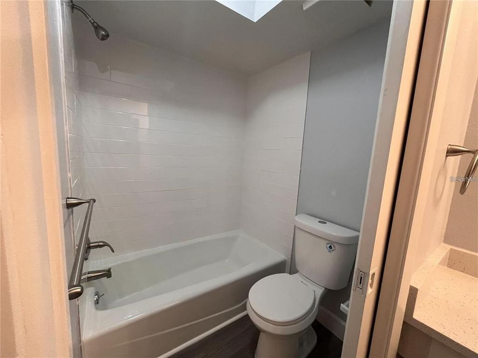 For Rent: $1,750 (2 beds, 2 baths, 1292 Square Feet)