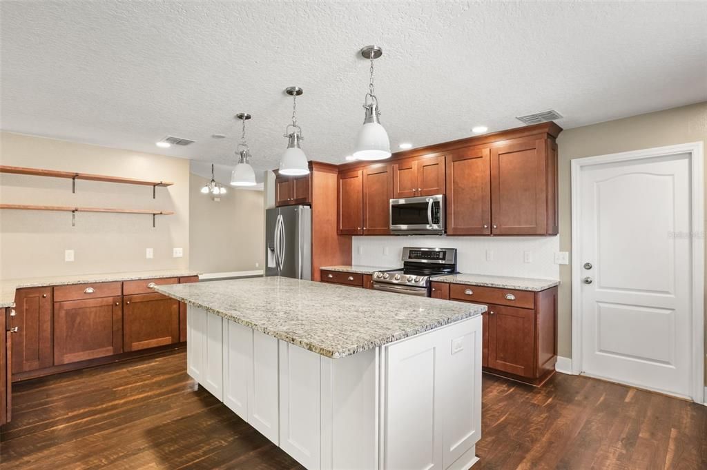 En Venta: $660,000 (4 camas, 3 baños, 3029 Pies cuadrados)