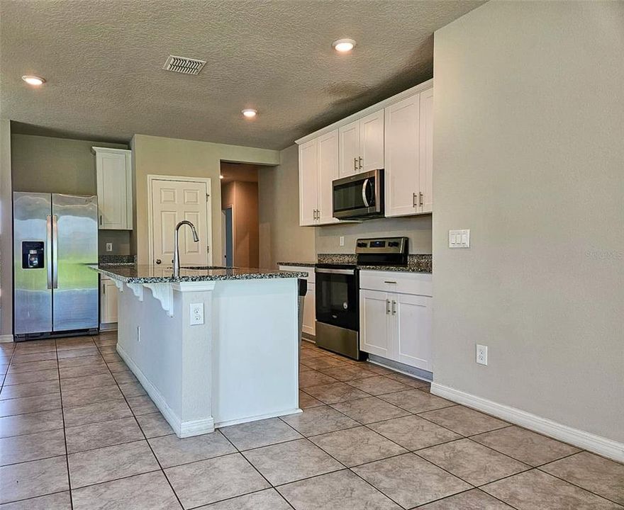 For Rent: $2,300 (4 beds, 2 baths, 1688 Square Feet)