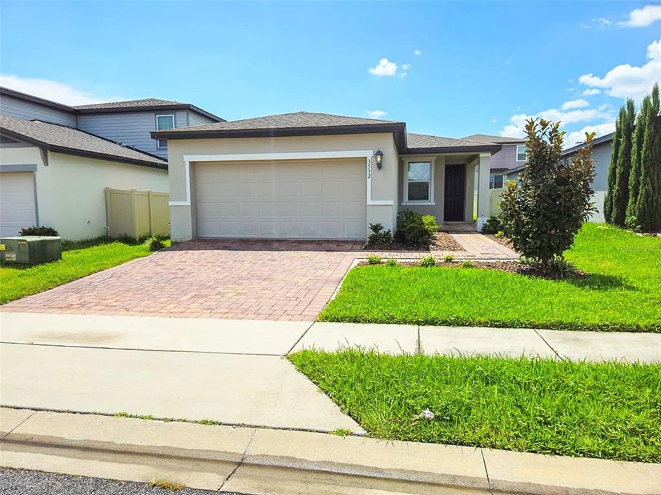 For Rent: $2,300 (4 beds, 2 baths, 1688 Square Feet)