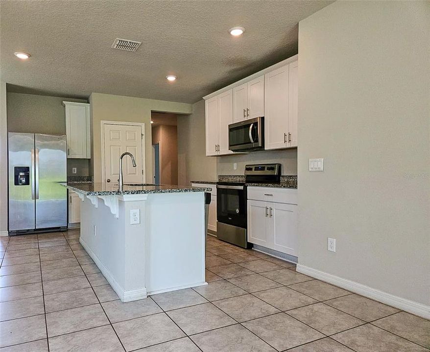 For Rent: $2,300 (4 beds, 2 baths, 1688 Square Feet)