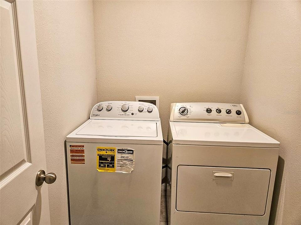 For Rent: $2,300 (4 beds, 2 baths, 1688 Square Feet)