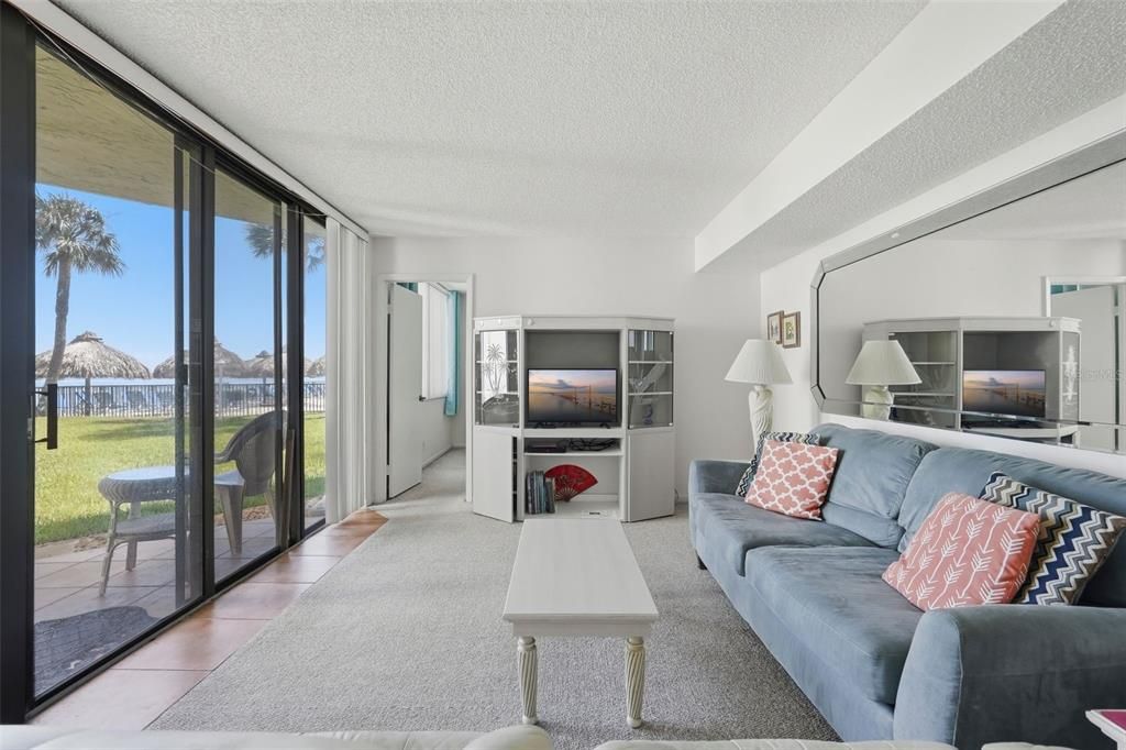Activo con contrato: $375,000 (2 camas, 2 baños, 1082 Pies cuadrados)