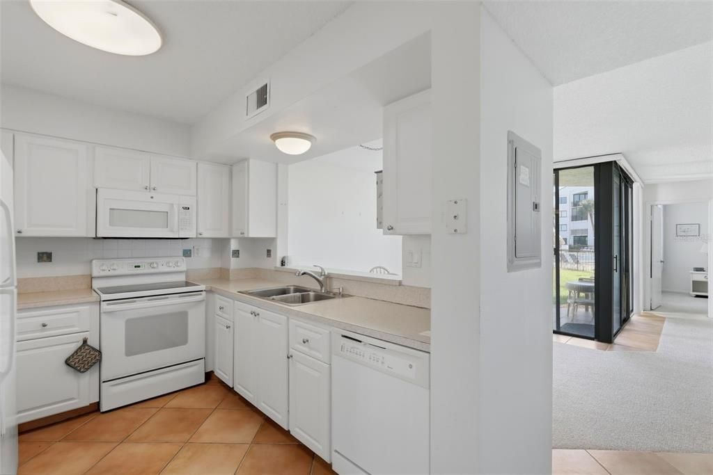 Activo con contrato: $375,000 (2 camas, 2 baños, 1082 Pies cuadrados)