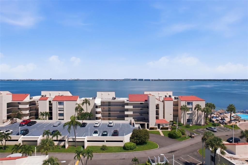 Activo con contrato: $375,000 (2 camas, 2 baños, 1082 Pies cuadrados)