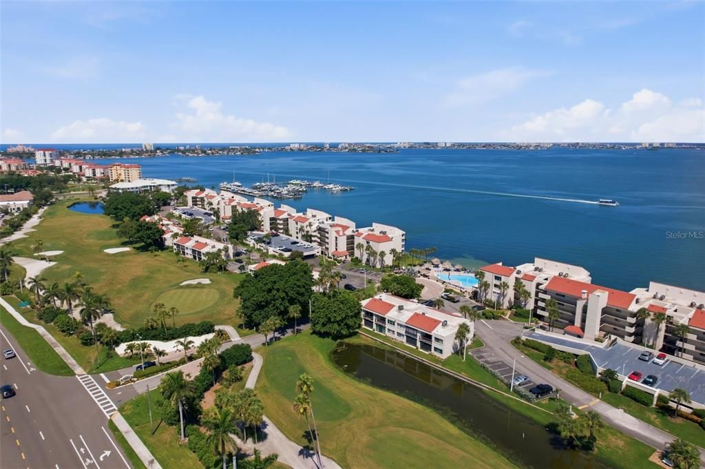 Activo con contrato: $375,000 (2 camas, 2 baños, 1082 Pies cuadrados)