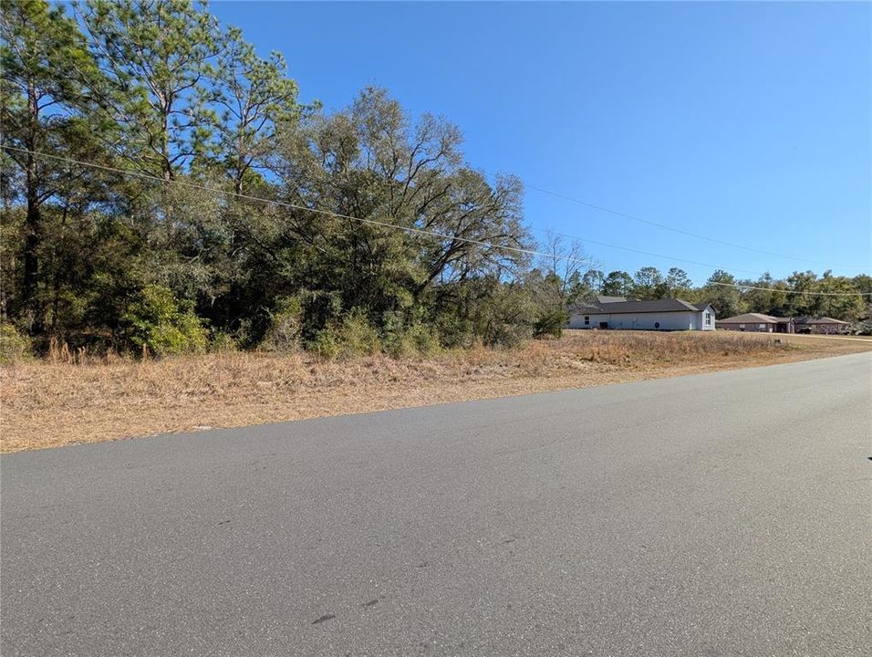 待售: $37,900 (0.99 acres)