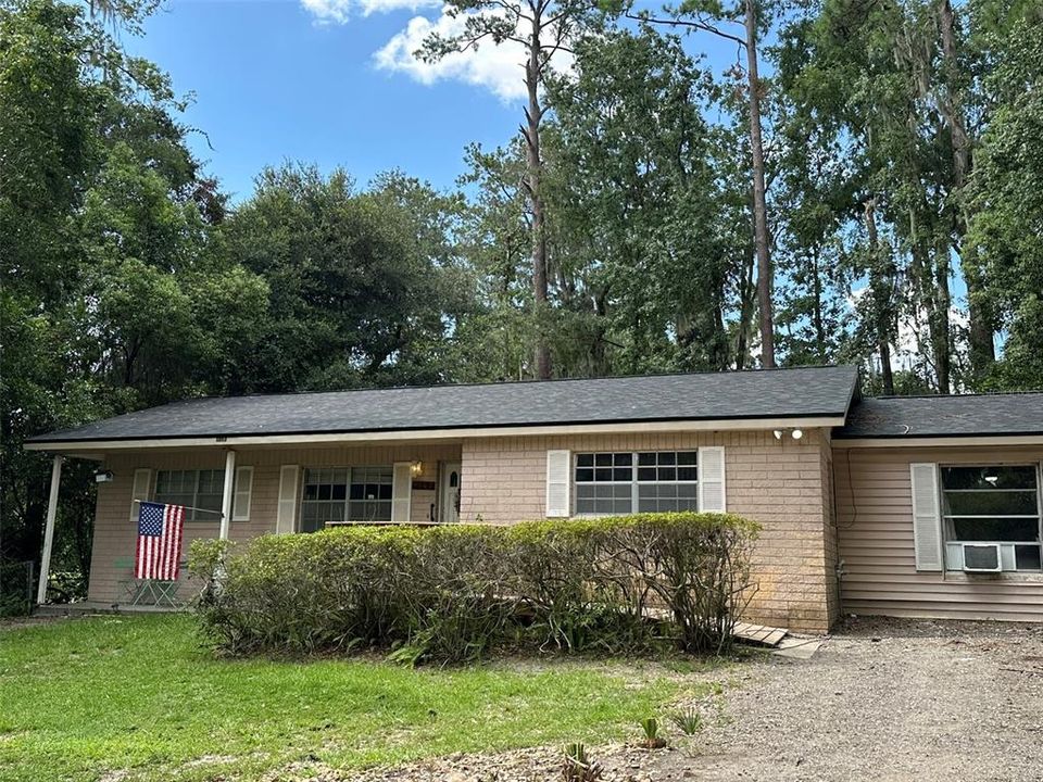 For Sale: $189,000 (4 beds, 2 baths, 1404 Square Feet)