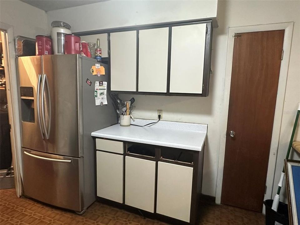 For Sale: $189,000 (4 beds, 2 baths, 1404 Square Feet)