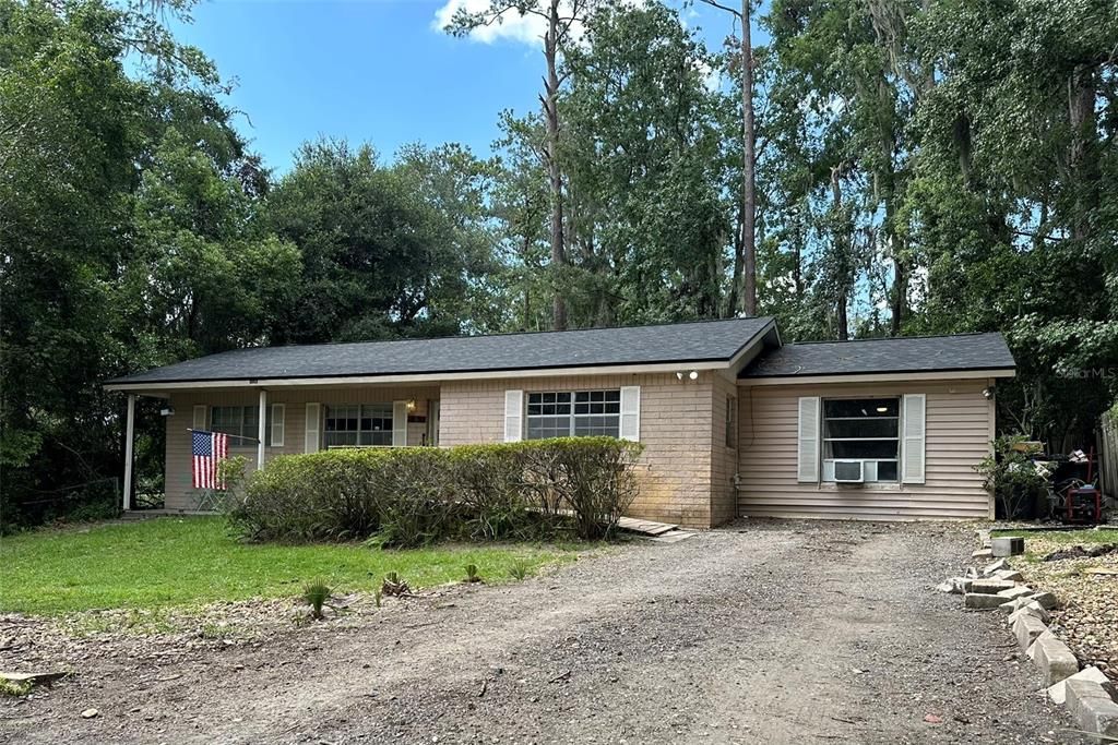 For Sale: $189,000 (4 beds, 2 baths, 1404 Square Feet)