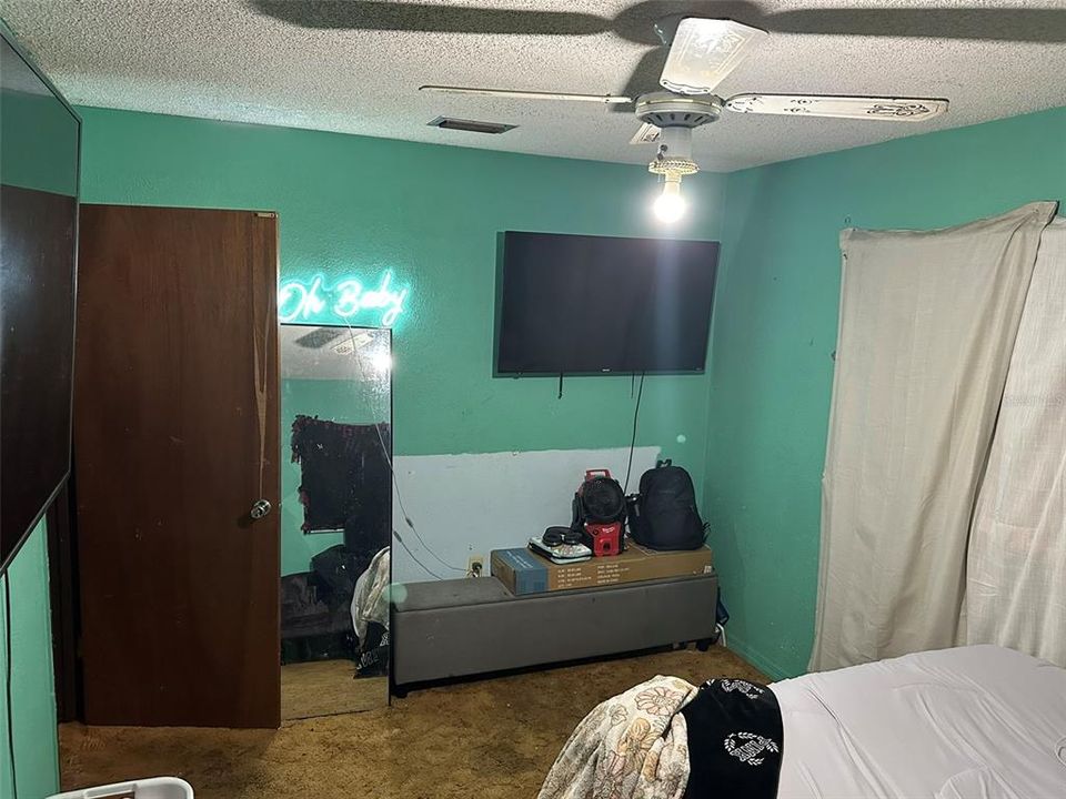 For Sale: $189,000 (4 beds, 2 baths, 1404 Square Feet)