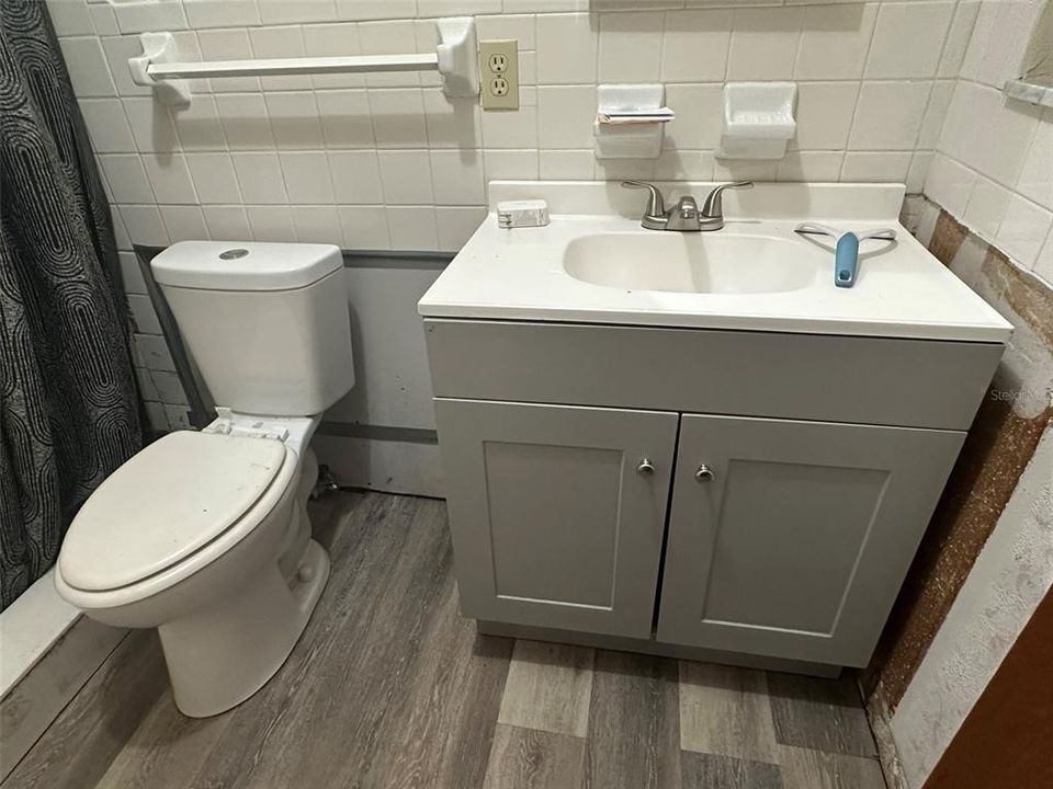 For Sale: $189,000 (4 beds, 2 baths, 1404 Square Feet)